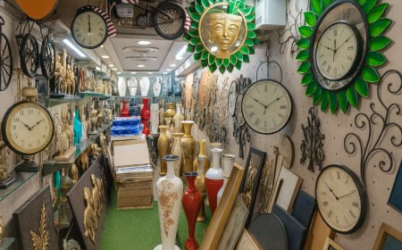 MES Collection Sadar Bazaar Premier Restaurant Gift Hampers & Seasonal Boxes Supplier Delhi 4.6